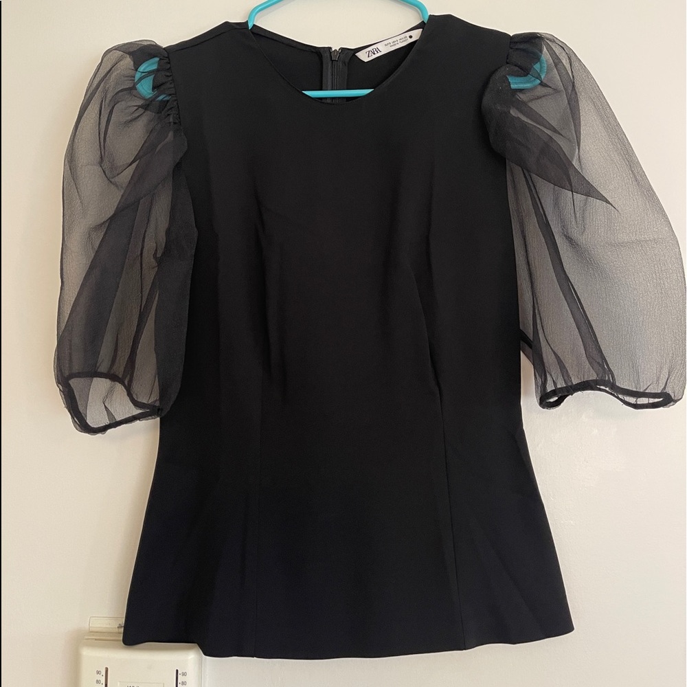 PUFFY TOPS